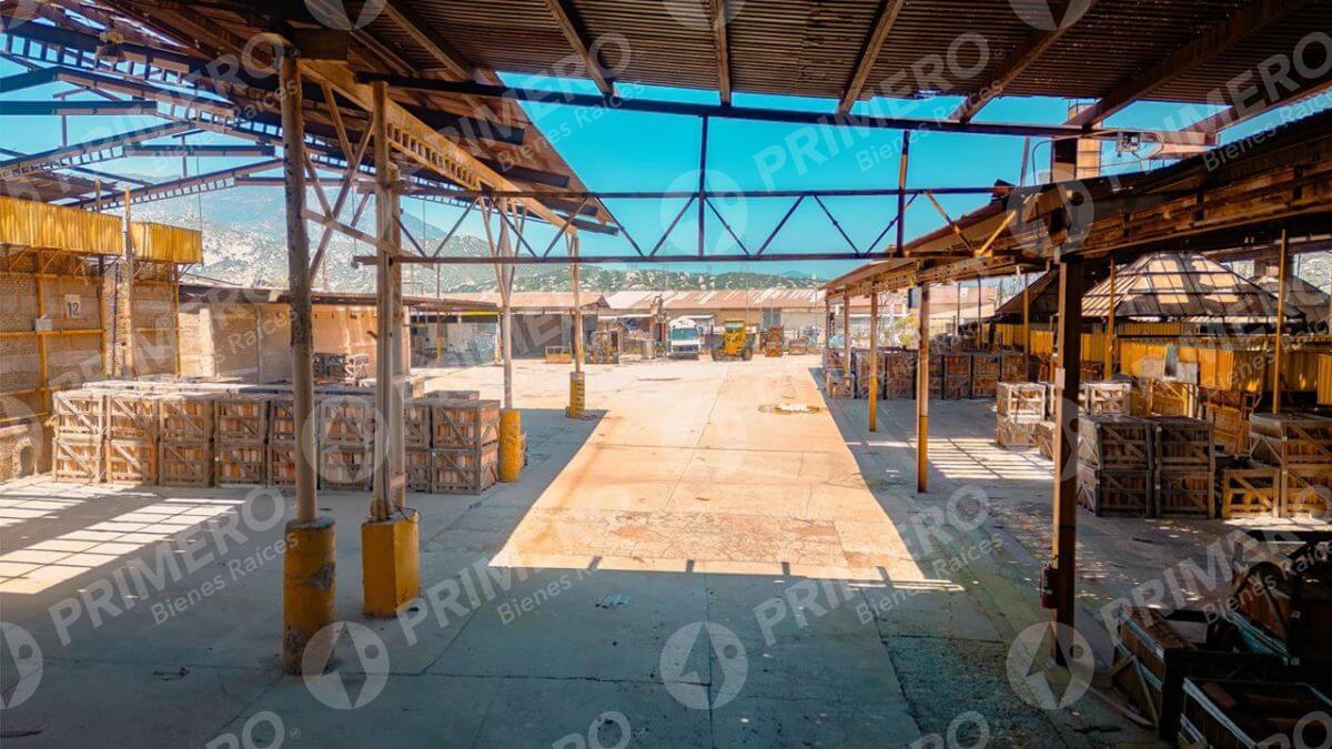 Propiedad Industrial en Tecate PMR-2744