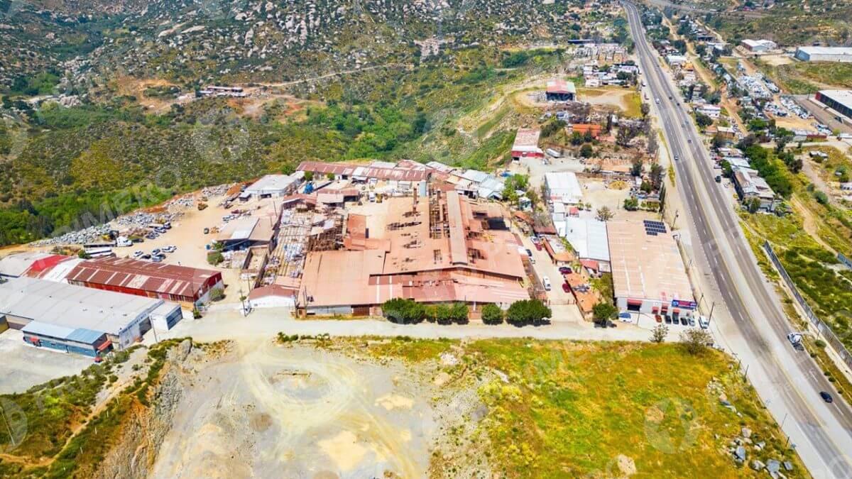 Propiedad Industrial en Tecate PMR-2744