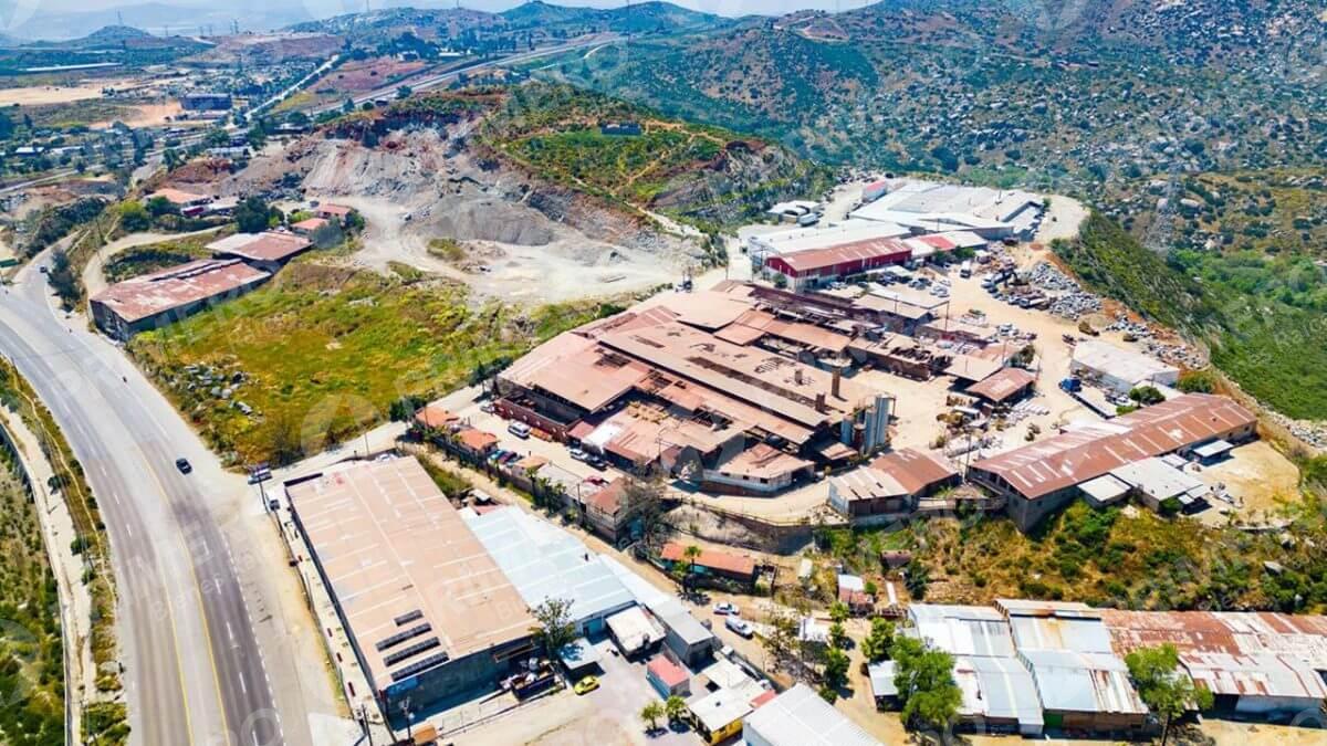 Propiedad Industrial en Tecate PMR-2744