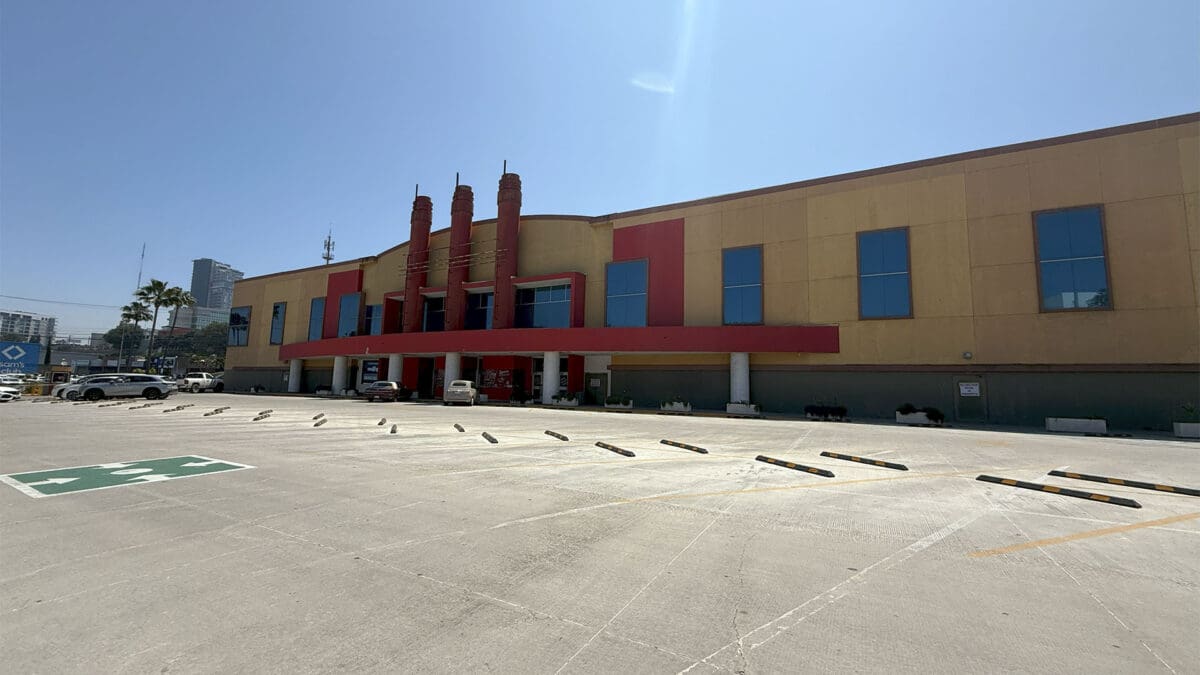 Local en Renta en Plaza Minarete PMR-3074