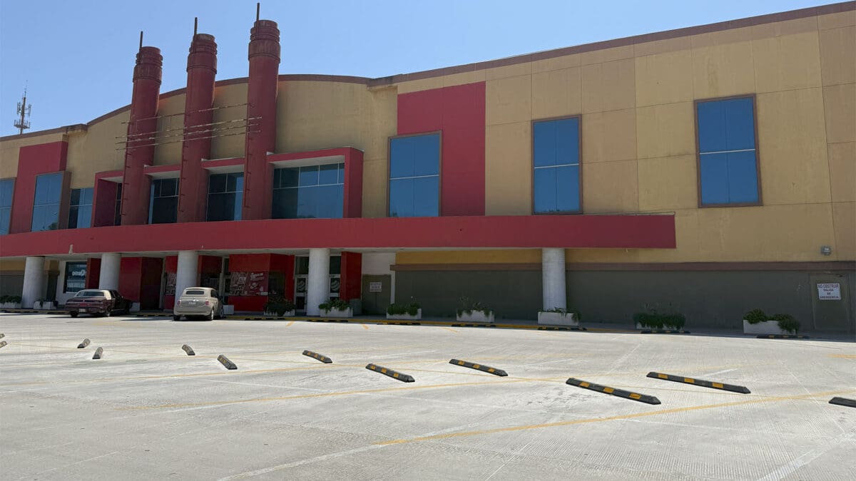 Local en Renta en Plaza Minarete PMR-3074
